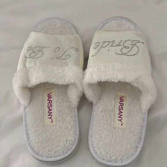 Bride to be slippers M/L never worn - Picture 1 of 1